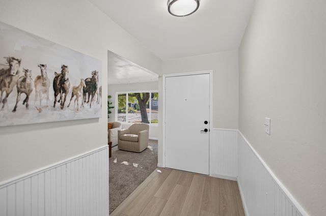 5900 Rich Hill Dr, Orangevale, CA 95662
