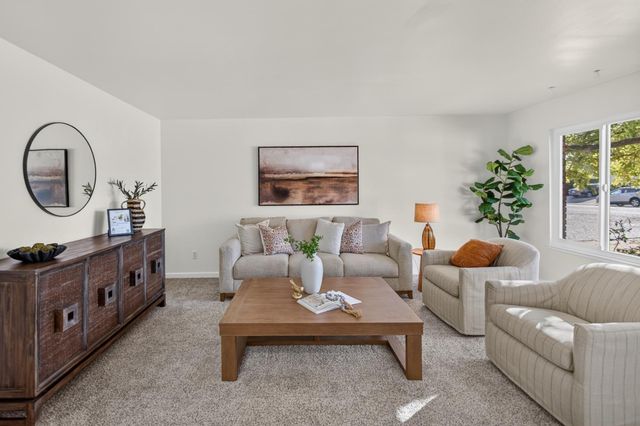 5900 Rich Hill Dr, Orangevale, CA 95662