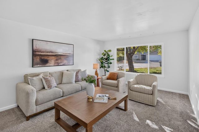 5900 Rich Hill Dr, Orangevale, CA 95662