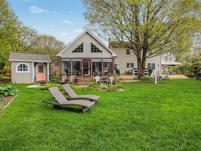 6 June Way, Milton, VT 05468