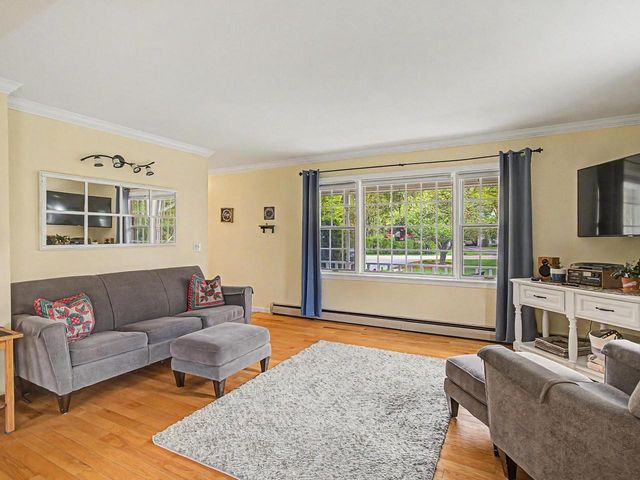 6 June Way, Milton, VT 05468