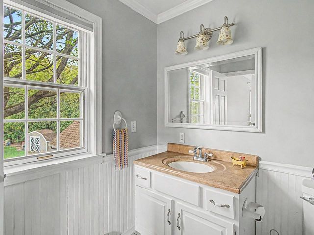 6 June Way, Milton, VT 05468