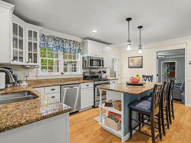 6 June Way, Milton, VT 05468