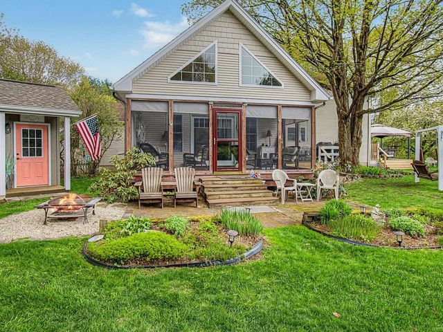 6 June Way, Milton, VT 05468