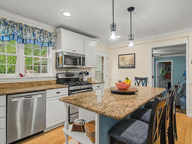 6 June Way, Milton, VT 05468