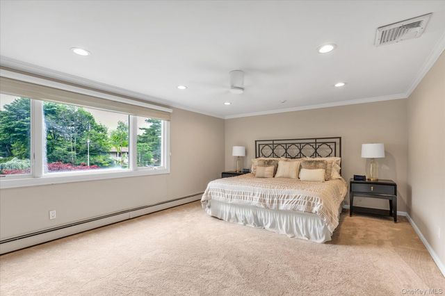 15 Bluff Circle, Hauppauge, NY 11788
