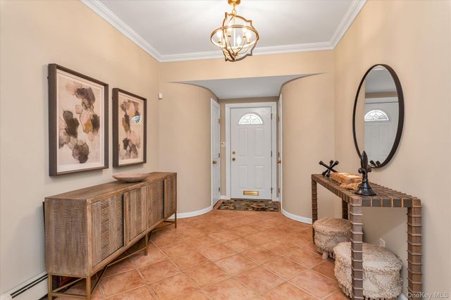 15 Bluff Circle, Hauppauge, NY 11788