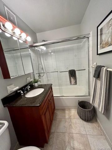 6 Midship Lane 7-06, Patchogue, NY 11772