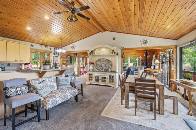 2016 Rice Lake Road, Duluth, MN 55811