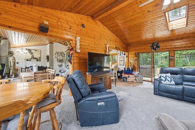 2016 Rice Lake Road, Duluth, MN 55811