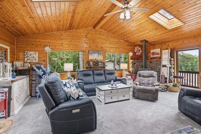 2016 Rice Lake Road, Duluth, MN 55811