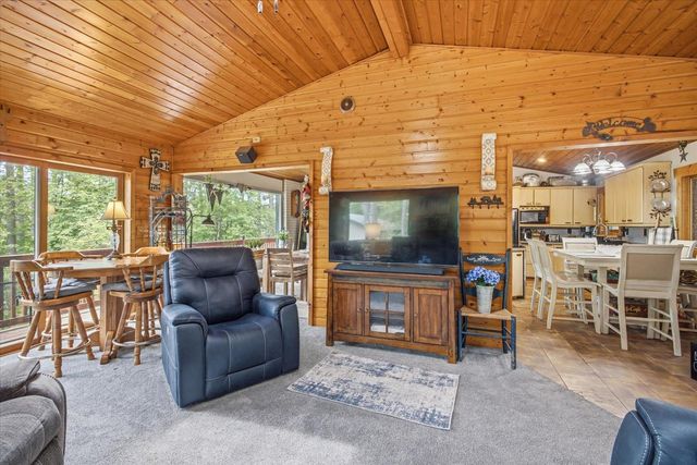 2016 Rice Lake Road, Duluth, MN 55811