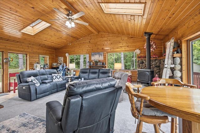 2016 Rice Lake Road, Duluth, MN 55811