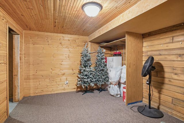 2016 Rice Lake Road, Duluth, MN 55811