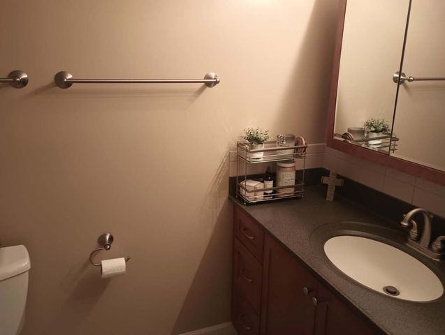 1880 Bonnie Lane 112, Hoffman Estates, IL 60169