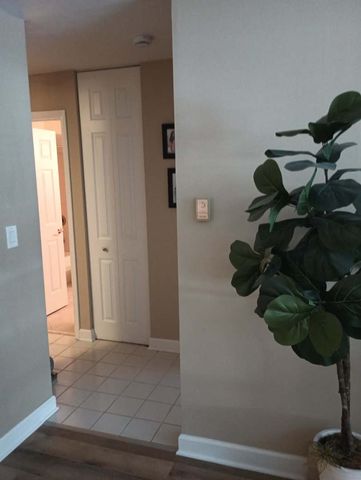 1880 Bonnie Lane 112, Hoffman Estates, IL 60169