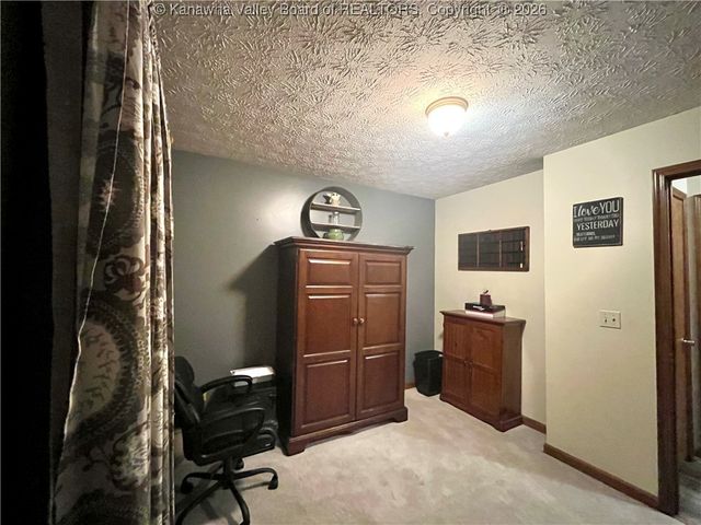 410 Carriage Way, Hurricane, WV 25526