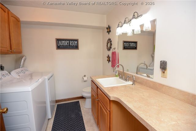 410 Carriage Way, Hurricane, WV 25526