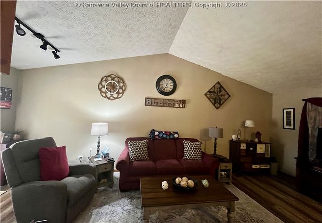 410 Carriage Way, Hurricane, WV 25526