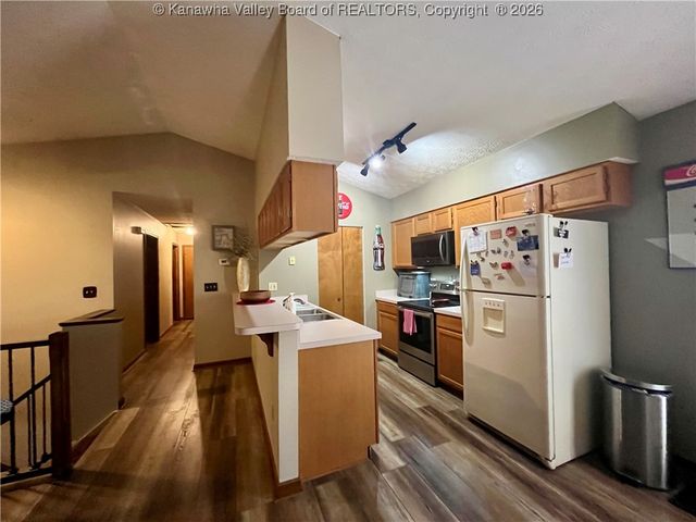 410 Carriage Way, Hurricane, WV 25526