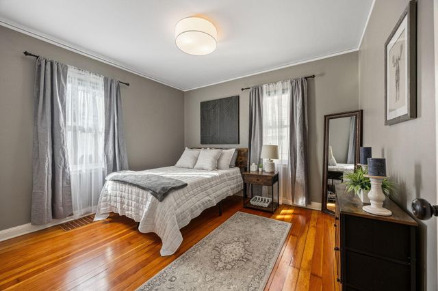 5352 Knox Avenue S, Minneapolis, MN 55419