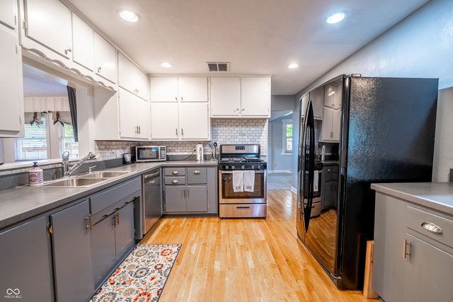 4844 E 71st Street, Indianapolis, IN 46220