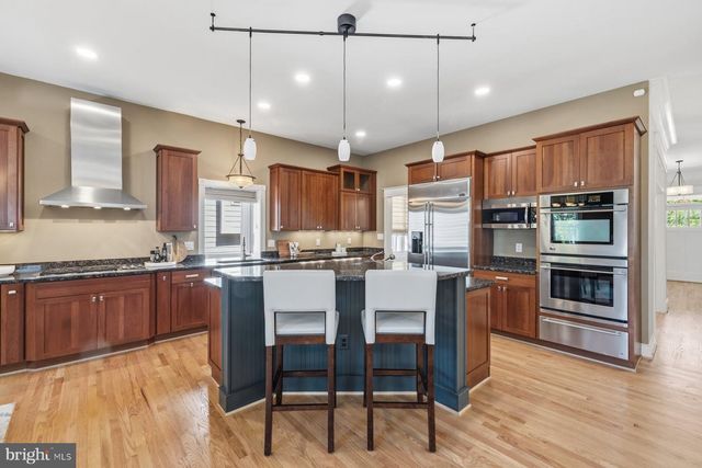 512 N MONROE ST, Arlington, VA 22201