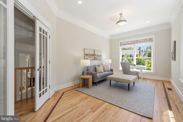 512 N MONROE ST, Arlington, VA 22201