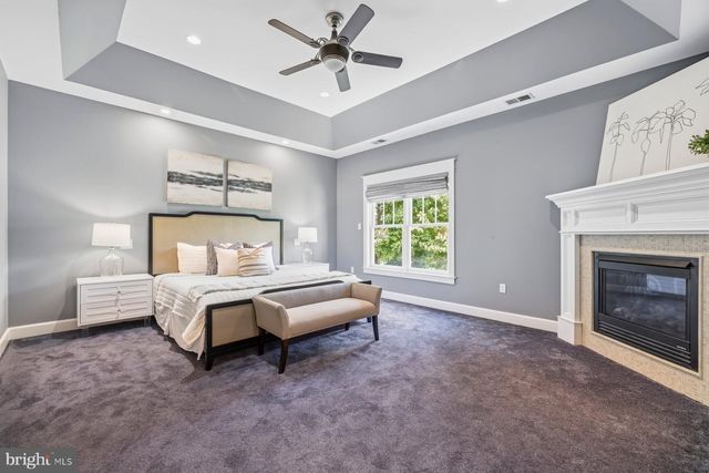 512 N MONROE ST, Arlington, VA 22201