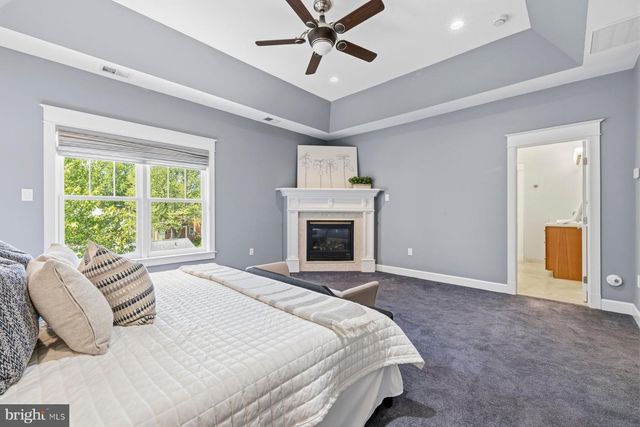 512 N MONROE ST, Arlington, VA 22201