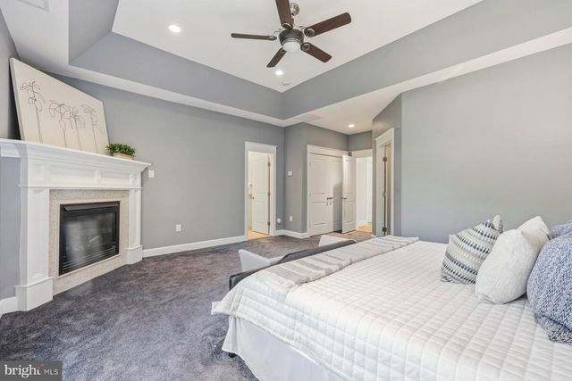 512 N MONROE ST, Arlington, VA 22201