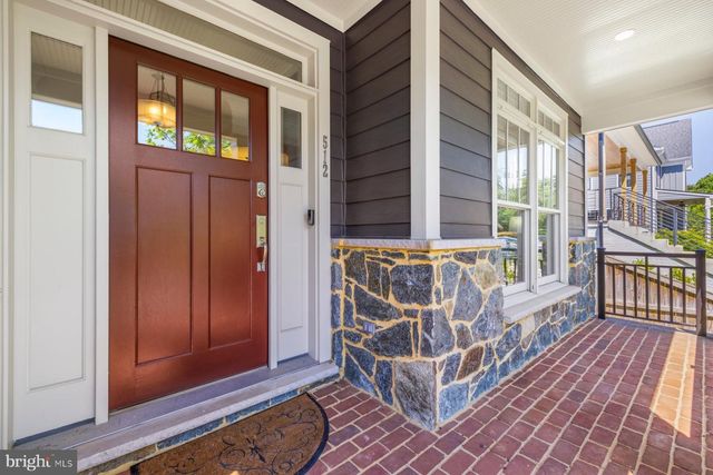 512 N MONROE ST, Arlington, VA 22201