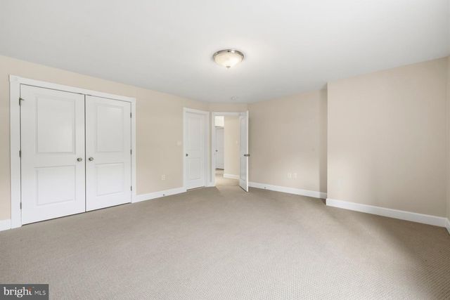 512 N MONROE ST, Arlington, VA 22201