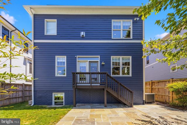 512 N MONROE ST, Arlington, VA 22201