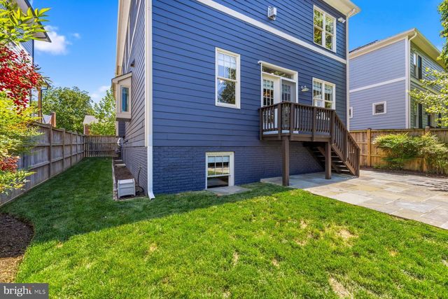 512 N MONROE ST, Arlington, VA 22201