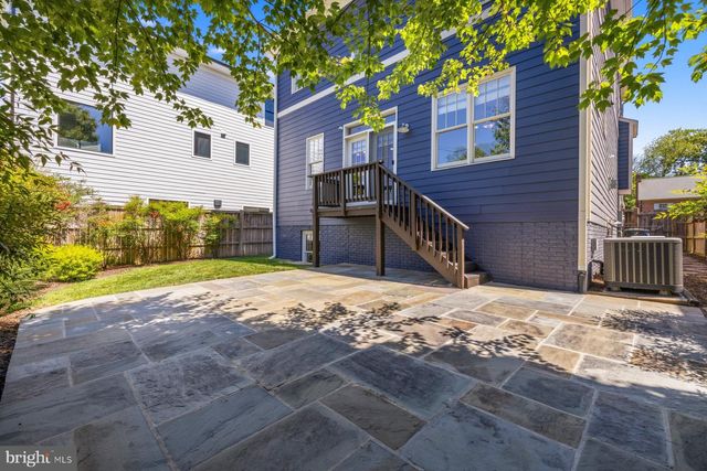 512 N MONROE ST, Arlington, VA 22201