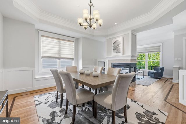 512 N MONROE ST, Arlington, VA 22201