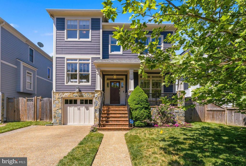 512 N MONROE ST, Arlington, VA 22201