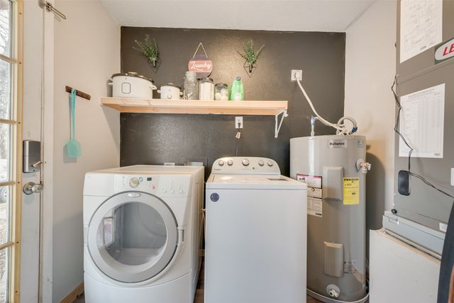 222 Meadow Lake Drive, Gun Barrel City, TX 75156