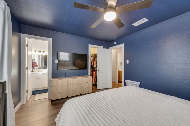 222 Meadow Lake Drive, Gun Barrel City, TX 75156