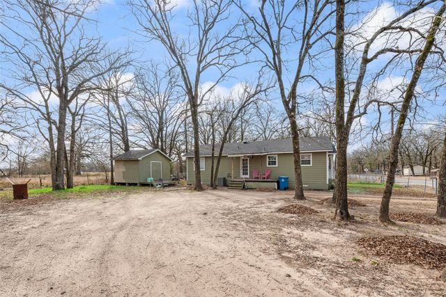 222 Meadow Lake Drive, Gun Barrel City, TX 75156