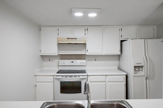 5156 Hunters Point Ln, Hermitage, TN 37076