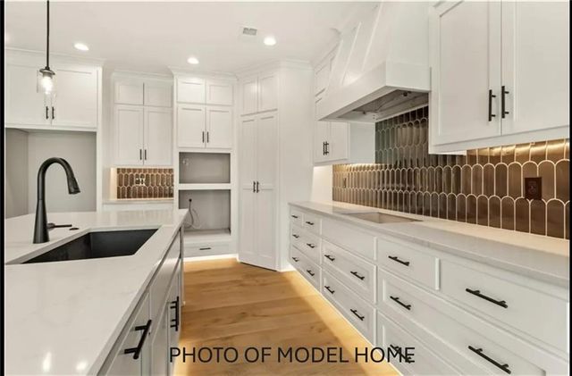 1503 Stonewall Drive, Oak Grove, MO 64075