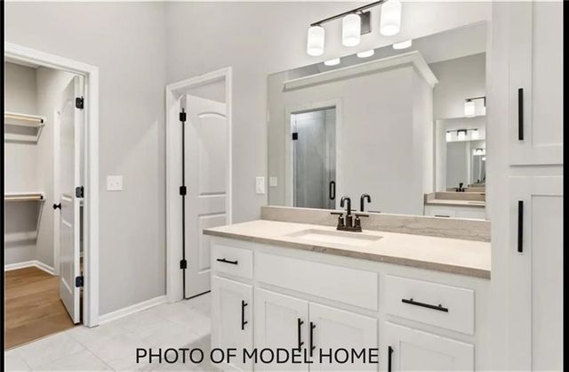 1503 Stonewall Drive, Oak Grove, MO 64075