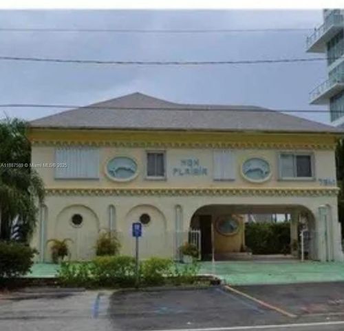 7941 East Dr, North Bay Village, FL 33141