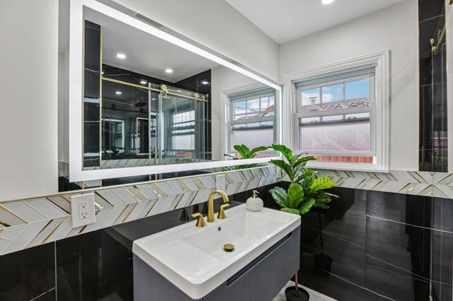 660 N White Road, San Jose, CA 95127