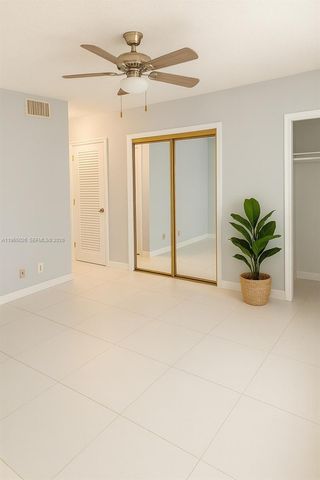 610 NE 12th Ave 308, Hallandale Beach, FL 33009