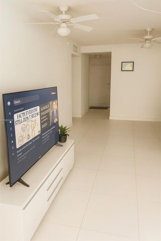 610 NE 12th Ave 308, Hallandale Beach, FL 33009