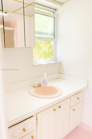 610 NE 12th Ave 308, Hallandale Beach, FL 33009