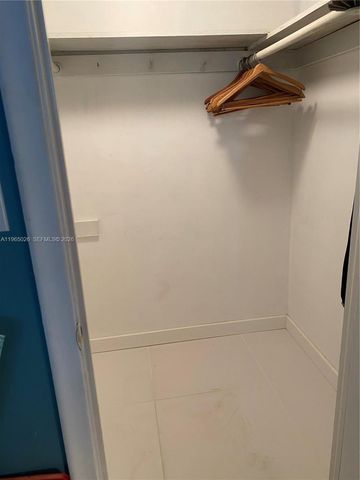 610 NE 12th Ave 308, Hallandale Beach, FL 33009